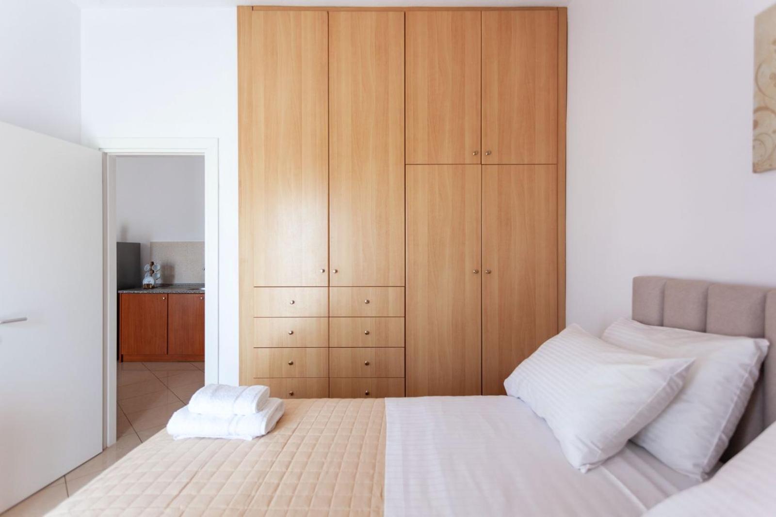 Zacharias Apartments ฮีมาเรอ ภายนอก รูปภาพ
