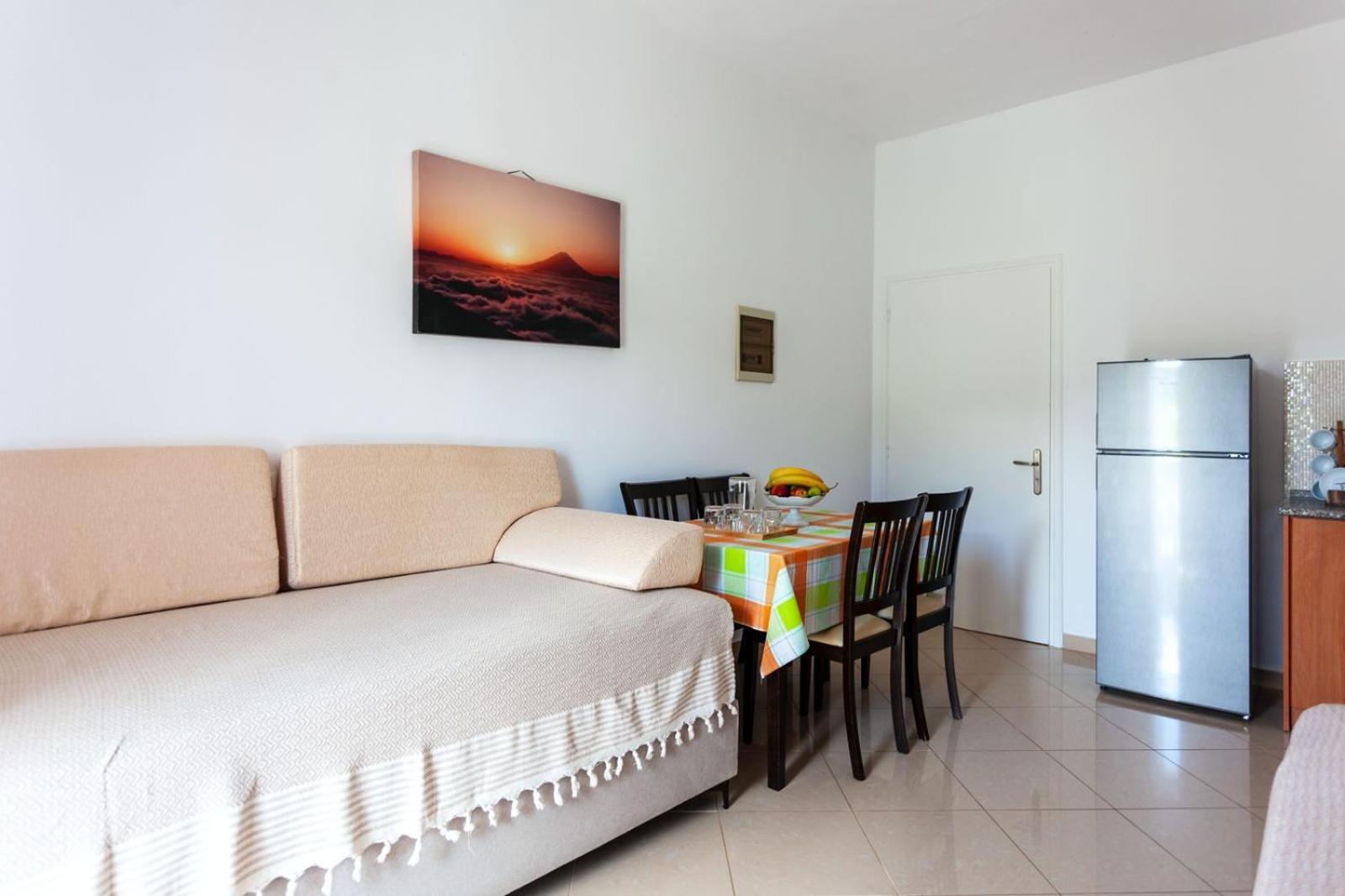 Zacharias Apartments ฮีมาเรอ ภายนอก รูปภาพ