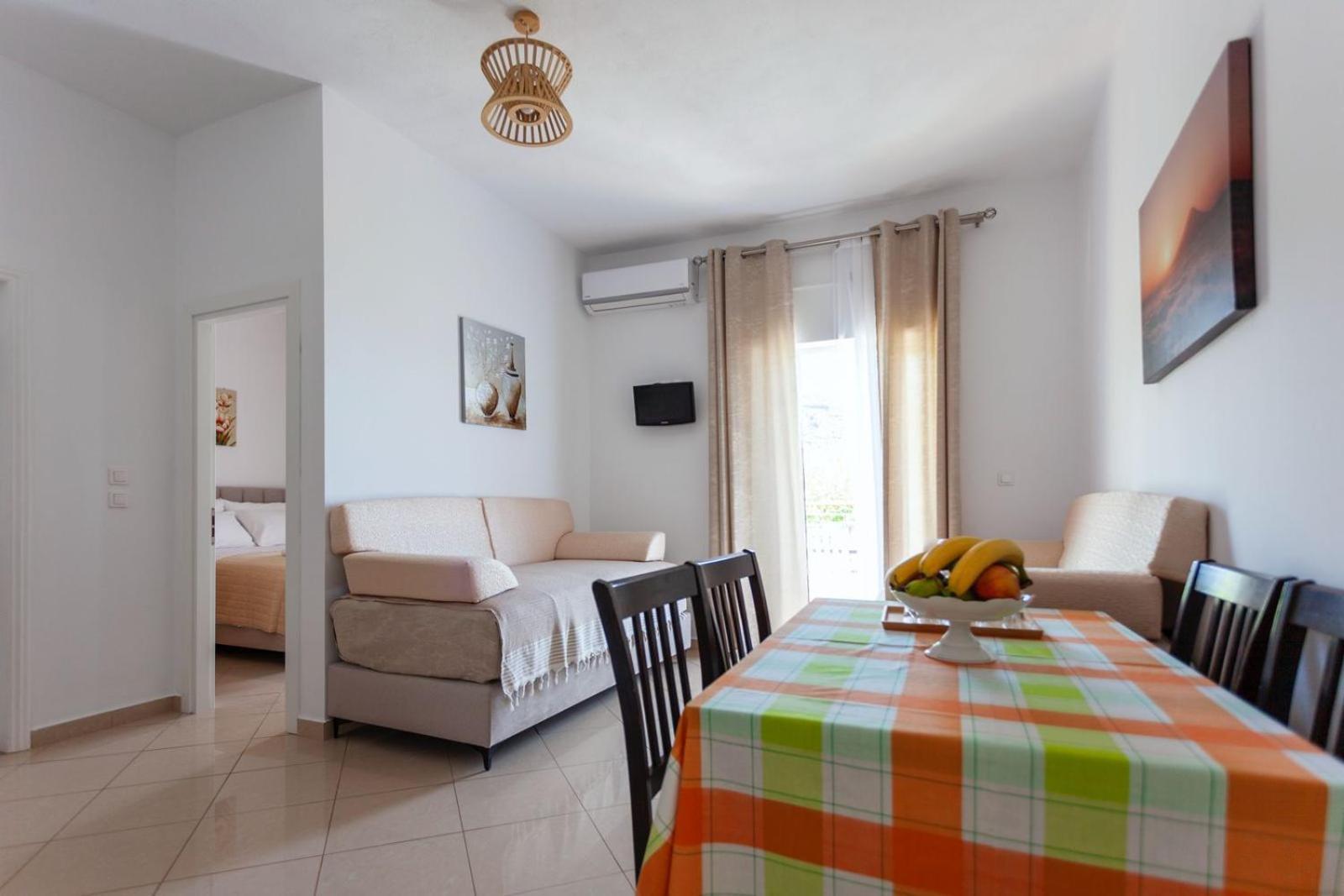 Zacharias Apartments ฮีมาเรอ ภายนอก รูปภาพ