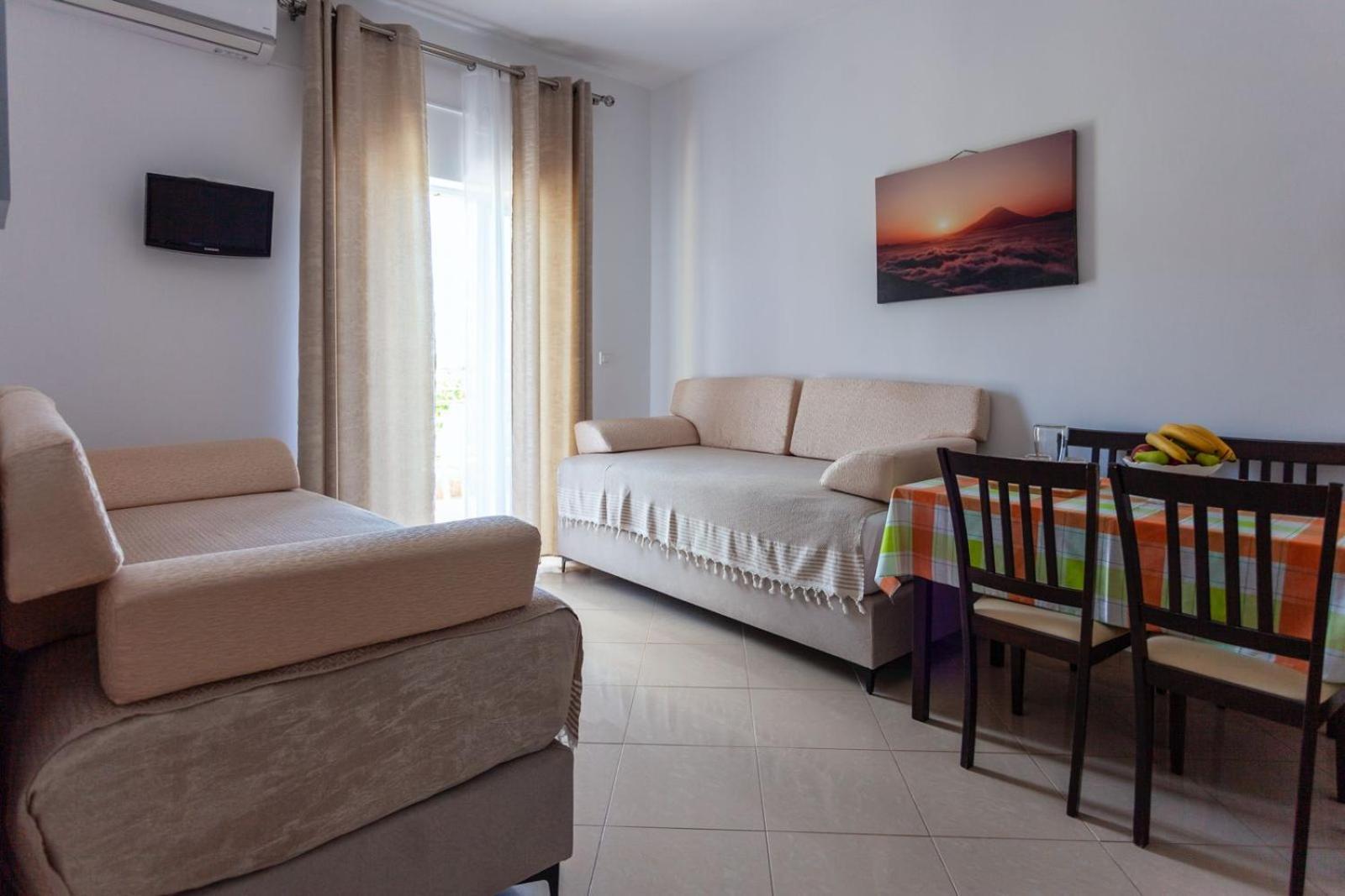 Zacharias Apartments ฮีมาเรอ ภายนอก รูปภาพ