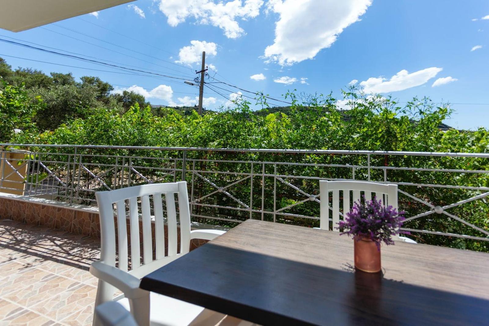 Zacharias Apartments ฮีมาเรอ ภายนอก รูปภาพ
