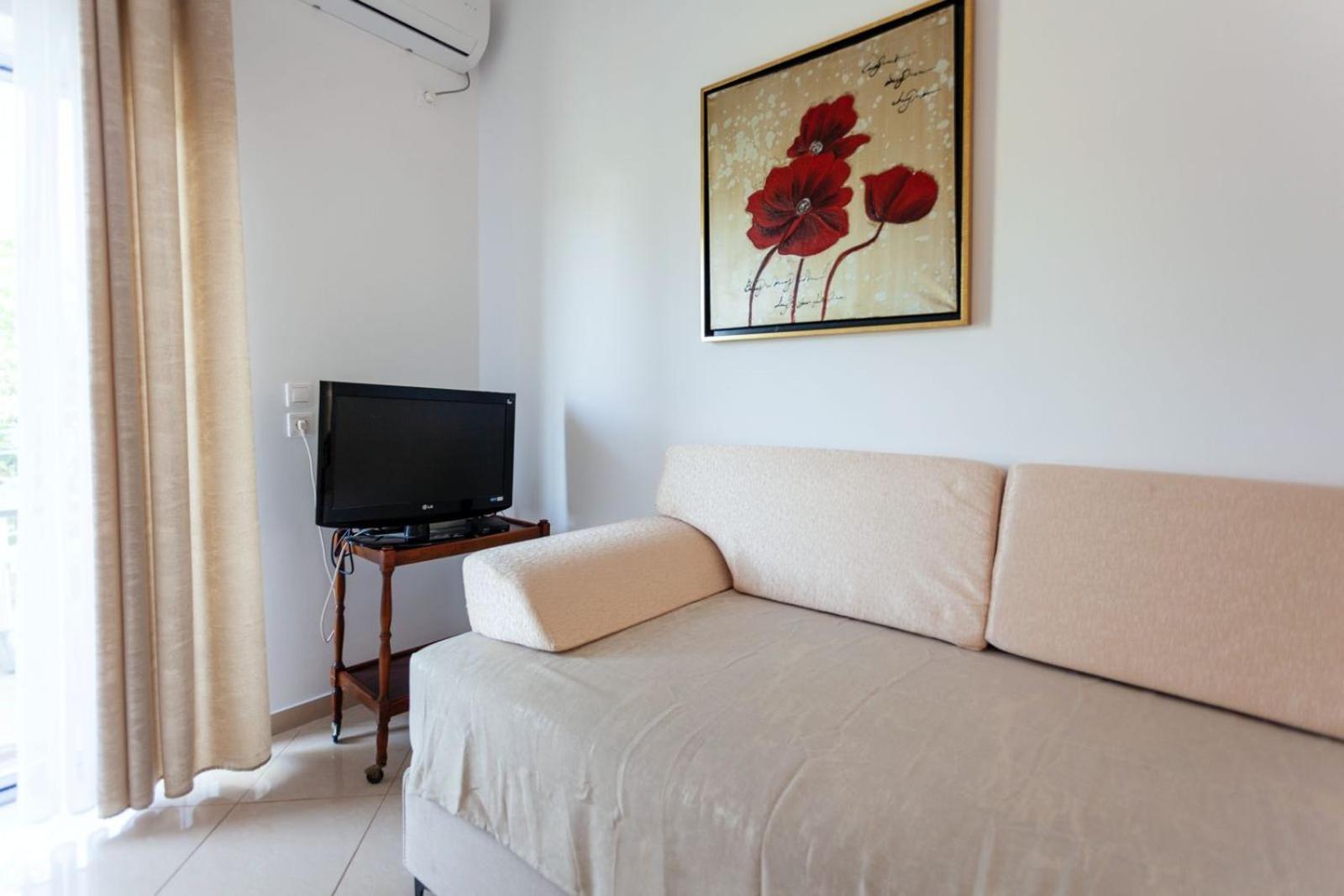 Zacharias Apartments ฮีมาเรอ ภายนอก รูปภาพ