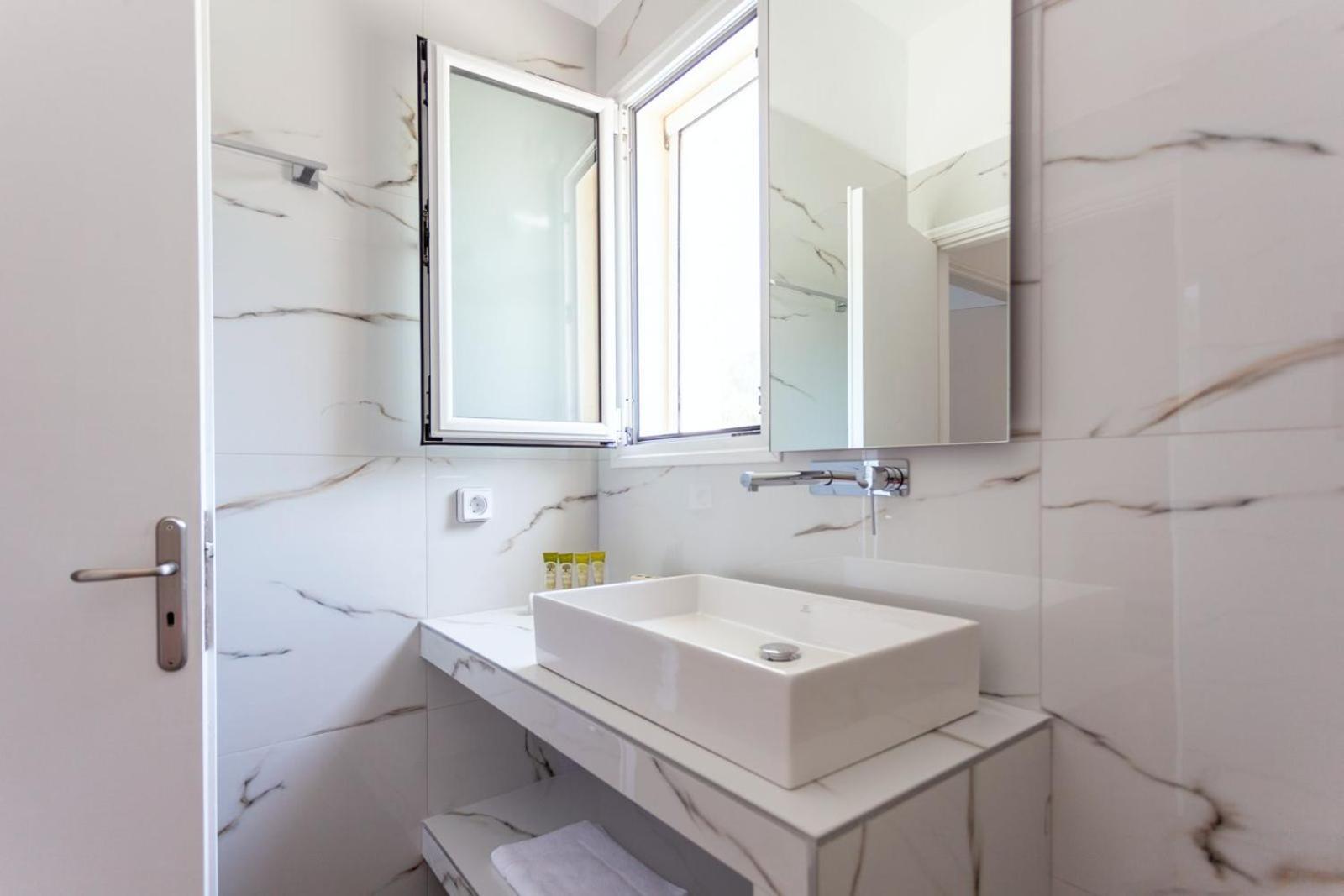 Zacharias Apartments ฮีมาเรอ ภายนอก รูปภาพ