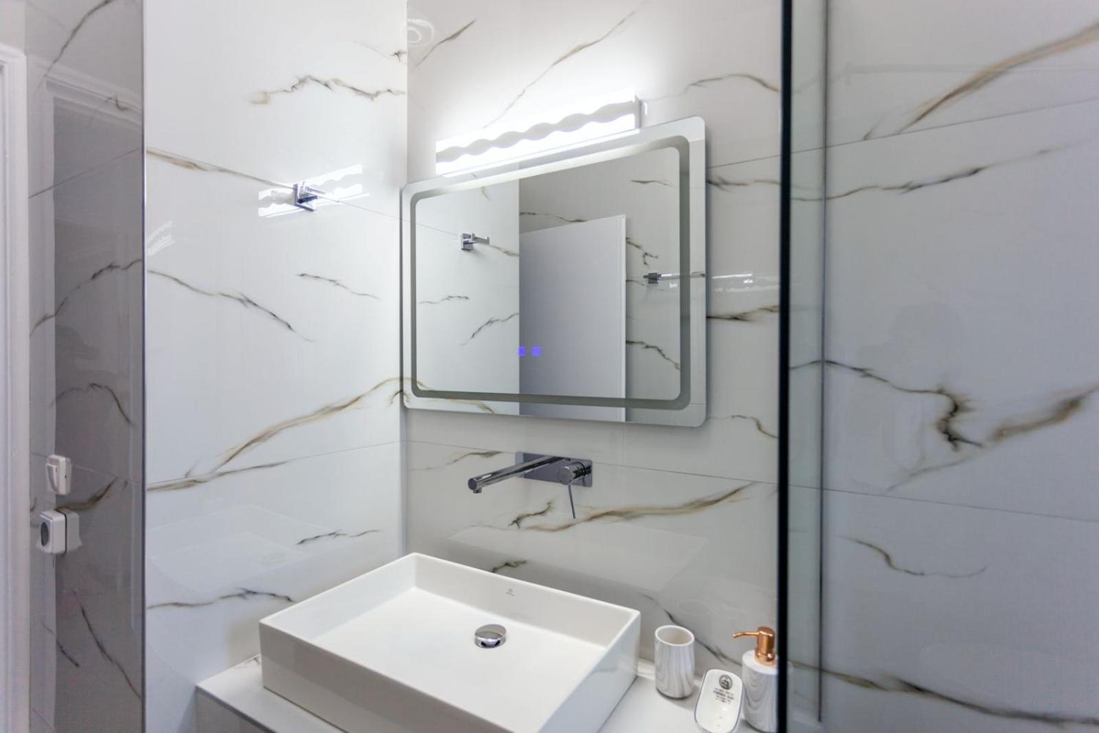 Zacharias Apartments ฮีมาเรอ ภายนอก รูปภาพ