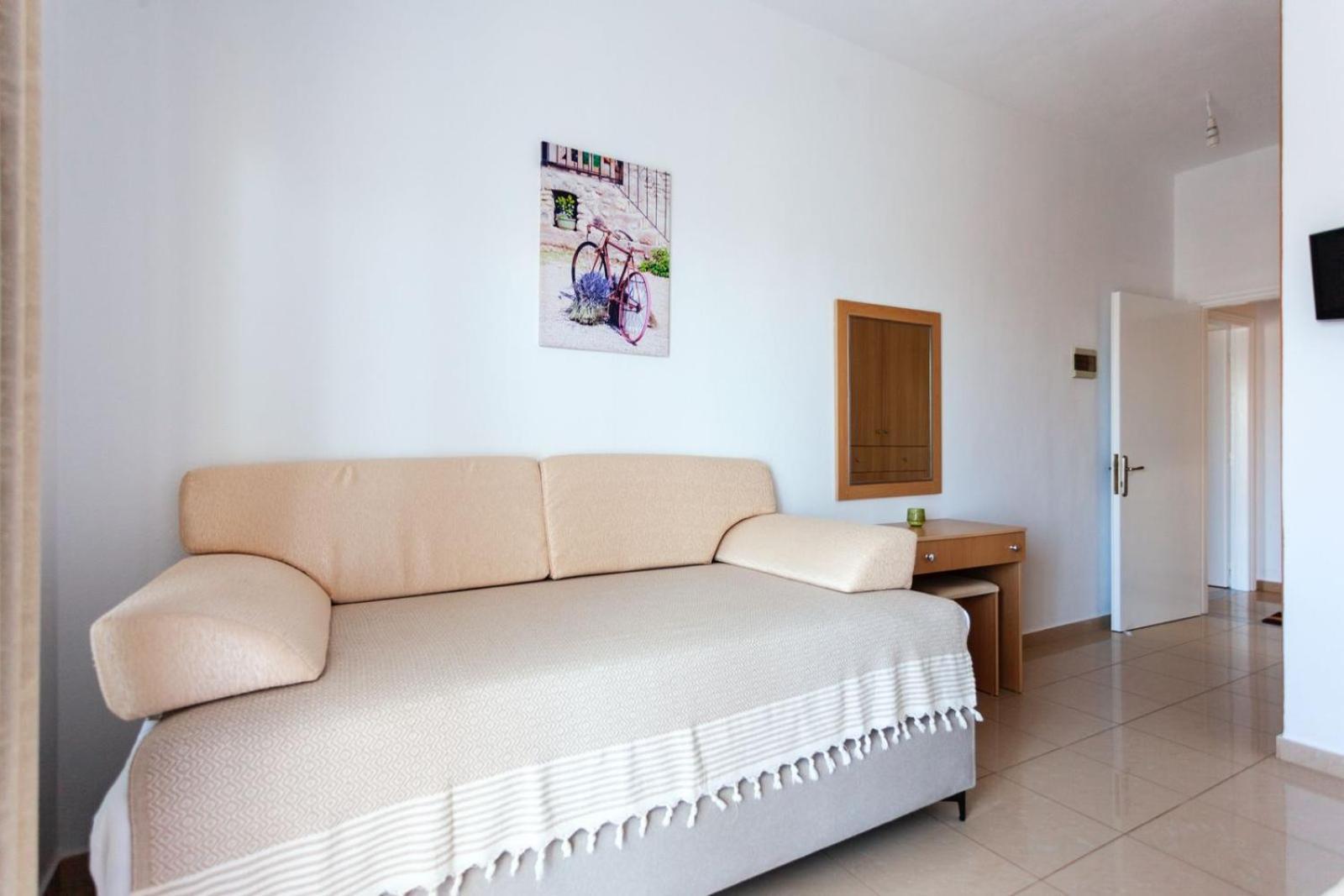 Zacharias Apartments ฮีมาเรอ ภายนอก รูปภาพ