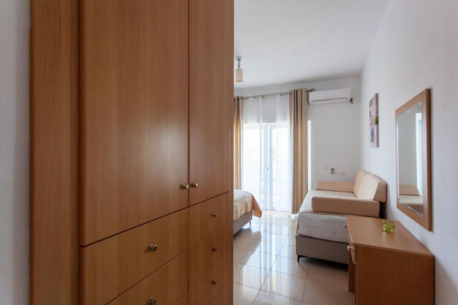 Zacharias Apartments ฮีมาเรอ ภายนอก รูปภาพ